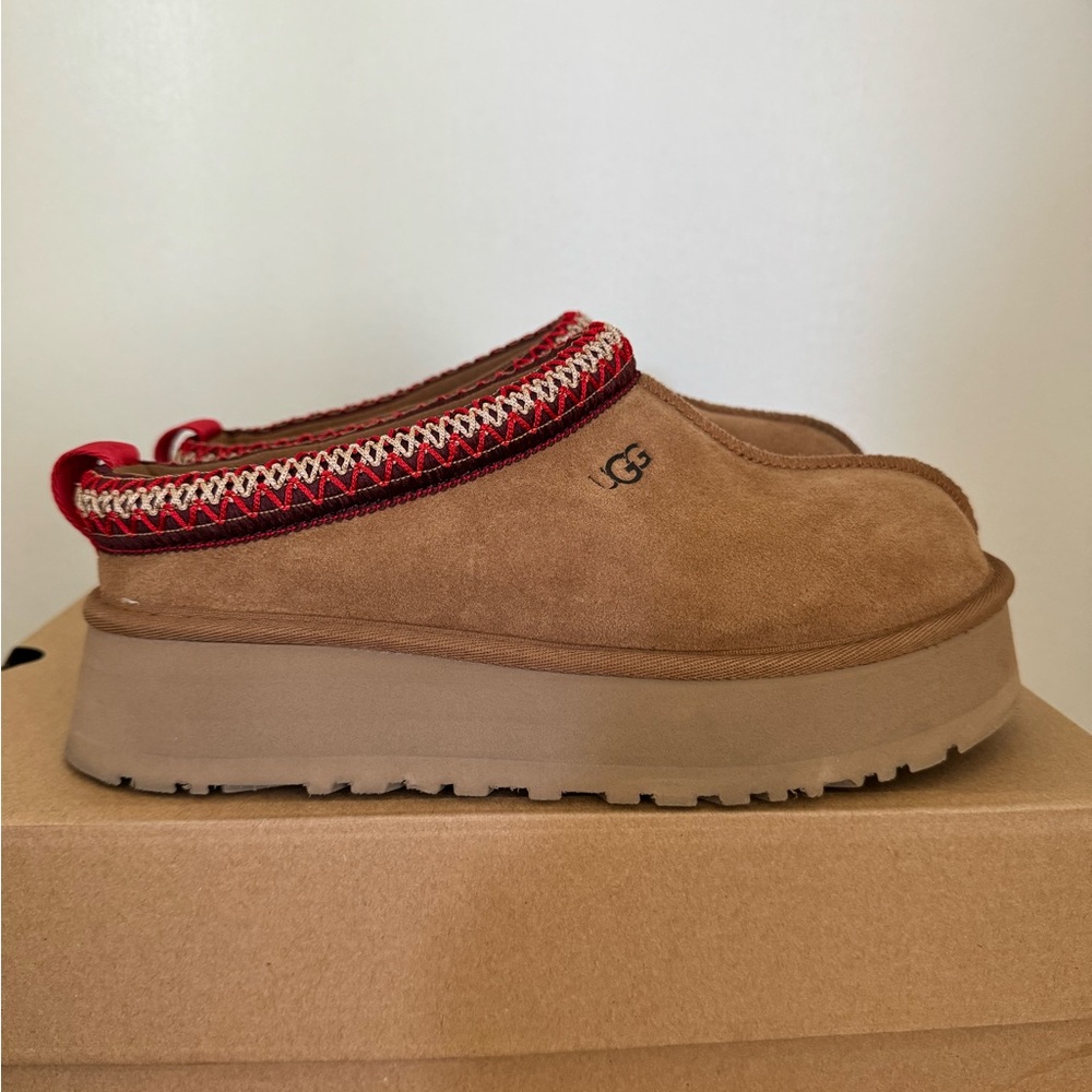 UGG Tazz Slipper. Women’s 7. Chestnut. Like new